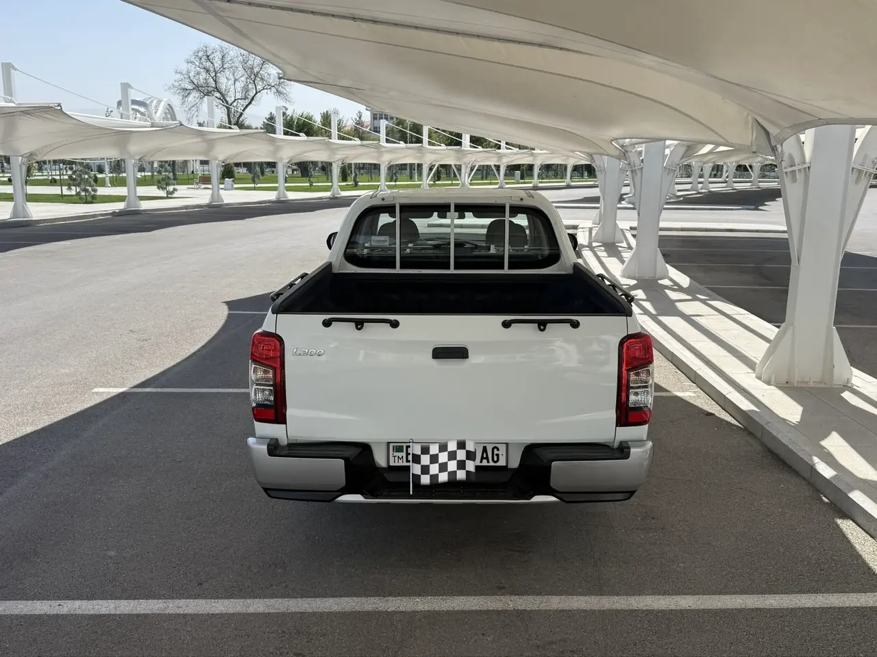 Mitsubishi L200 — 2/9
