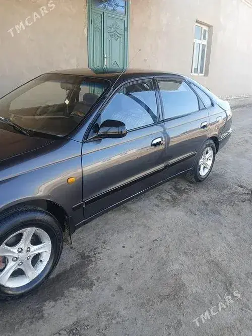 Toyota Carina — 1/5