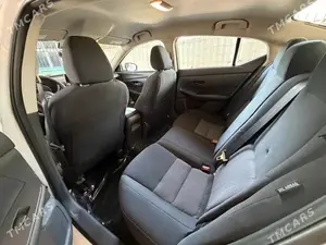 Nissan Sentra thumbnail 6