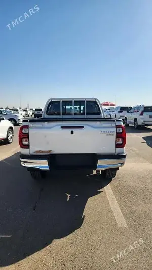 Toyota Hilux thumbnail 6