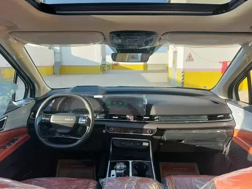 Kia Carnival — 6/10