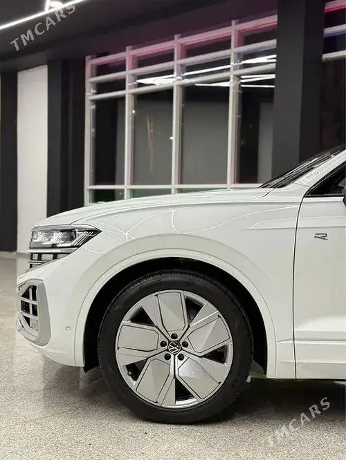 Volkswagen Touareg — 3/10