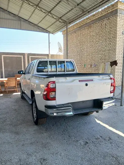 Toyota Hilux — 2/2