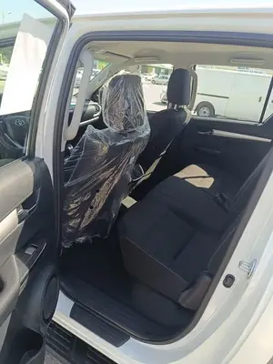 Toyota Hilux thumbnail 6