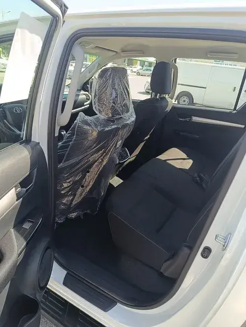 Toyota Hilux — 6/8