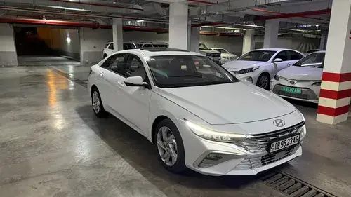 Hyundai Elantra — 2/5