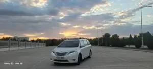 Toyota Sienna thumbnail 6