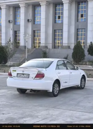 Toyota Camry thumbnail 4