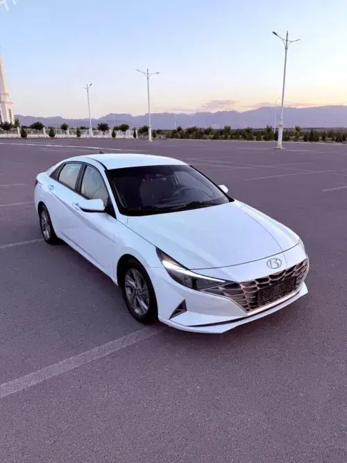 Hyundai Elantra — 2/8