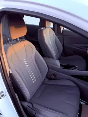 Hyundai Elantra thumbnail 7