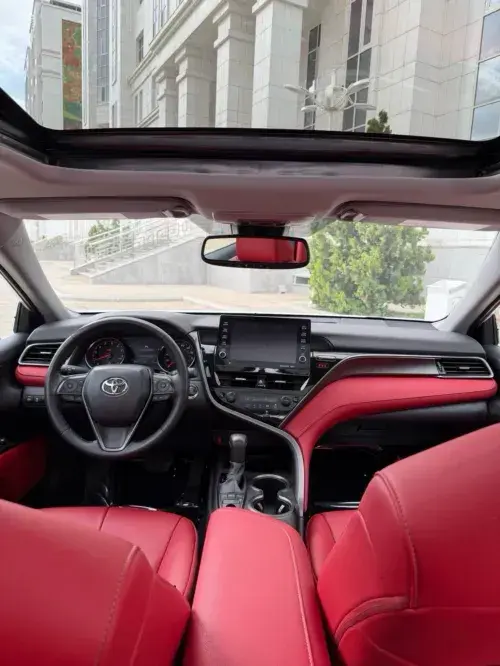 Toyota Camry — 5/10