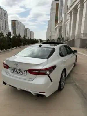 Toyota Camry thumbnail 8
