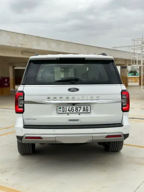 Ford Expedition — 3/8
