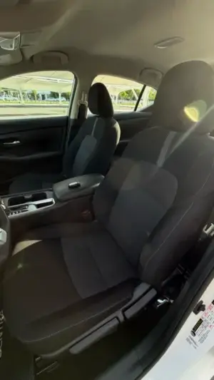 Nissan Sentra thumbnail 7