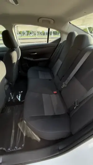 Nissan Sentra thumbnail 8