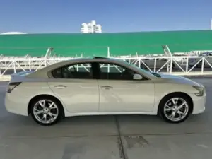 Nissan Maxima thumbnail 10