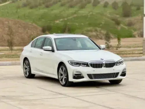 BMW 330 — 2/9