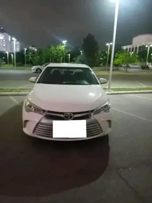 Toyota Camry — 1/5