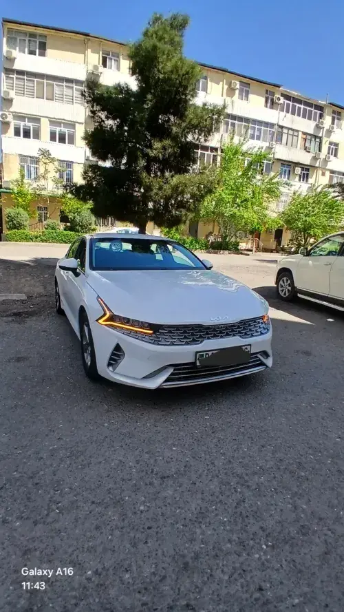 Kia K5 — 1/7