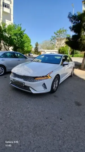 Kia K5 thumbnail 2