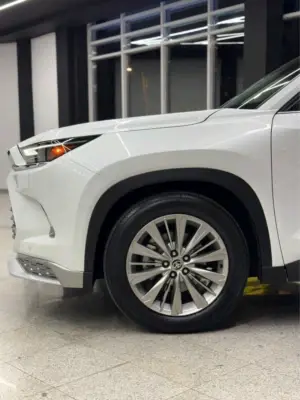 Toyota Grand Highlander thumbnail 5