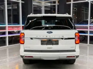 Ford Expedition thumbnail 2