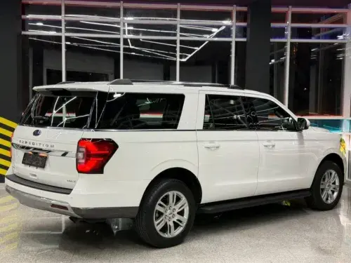 Ford Expedition — 4/9