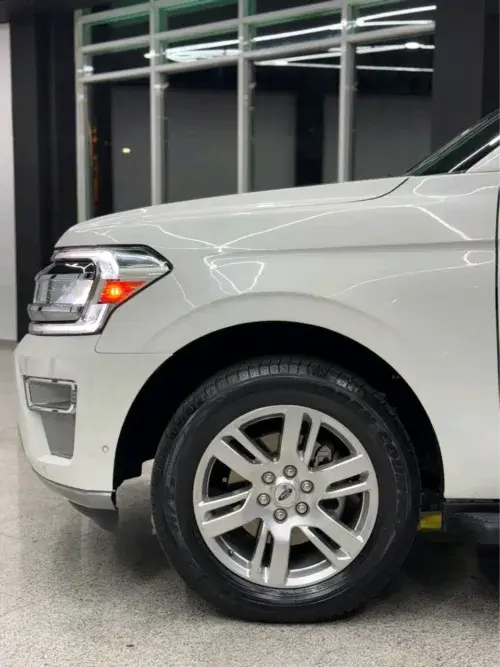 Ford Expedition — 5/9