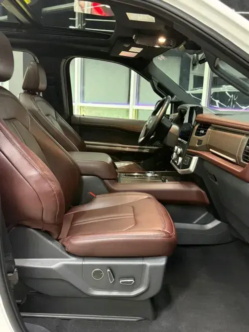 Ford Expedition — 6/9
