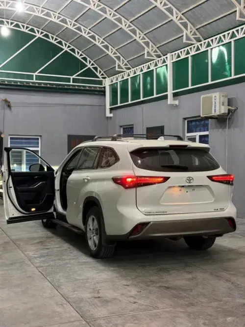 Toyota Highlander — 3/6