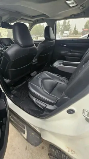 Toyota Highlander thumbnail 4