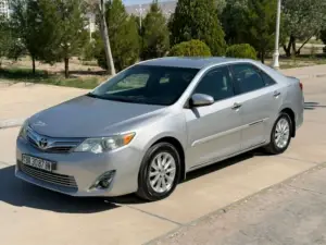 Toyota Camry thumbnail 3