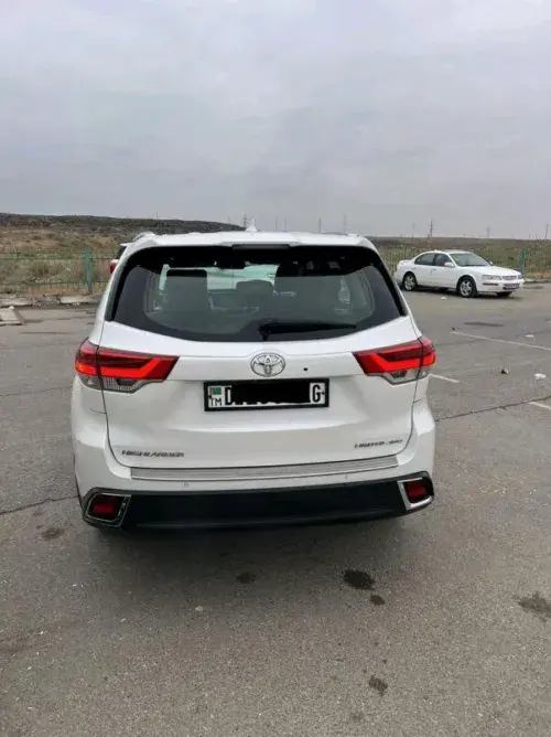 Toyota Highlander — 2/7