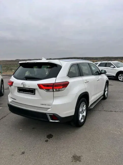 Toyota Highlander — 4/7