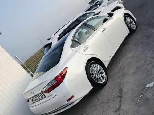 Lexus ES 350 — 5/8