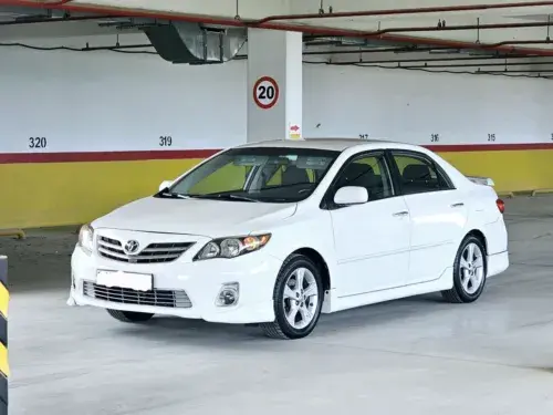 Toyota Corolla — 2/4