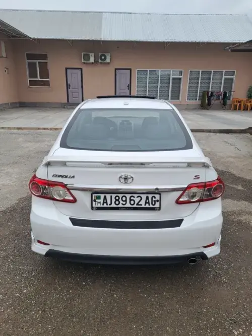 Toyota Corolla — 3/8