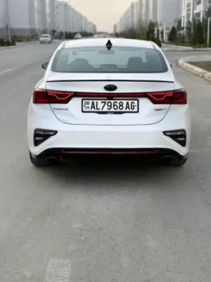 Kia Forte thumbnail 2