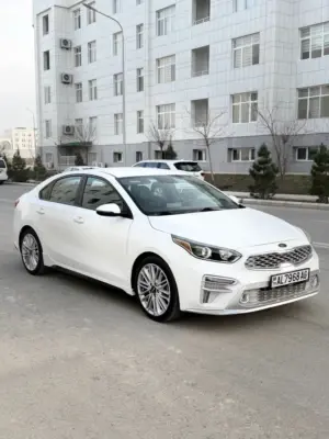 Kia Forte thumbnail 4