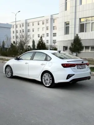 Kia Forte thumbnail 5