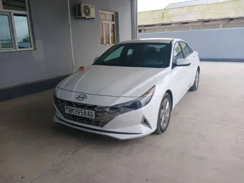 Hyundai Elantra — 1/10