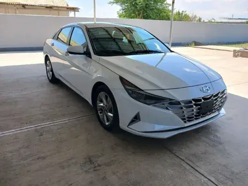 Hyundai Elantra — 6/10