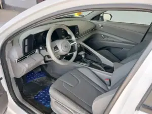 Hyundai Elantra thumbnail 10