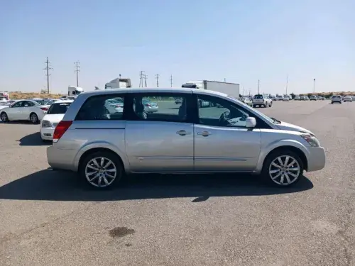 Nissan Quest — 7/10