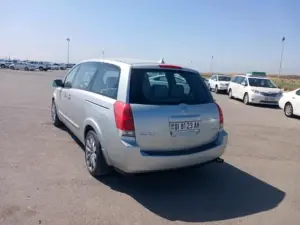 Nissan Quest thumbnail 9