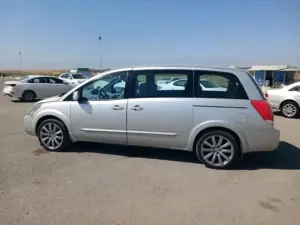 Nissan Quest thumbnail 10