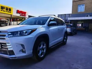 Toyota Highlander thumbnail 3