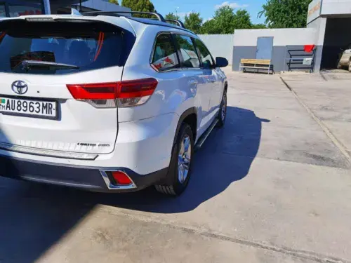 Toyota Highlander — 4/10