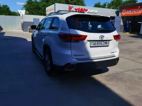 Toyota Highlander — 5/10