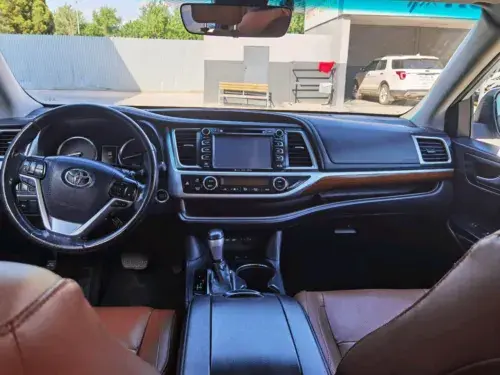 Toyota Highlander — 7/10